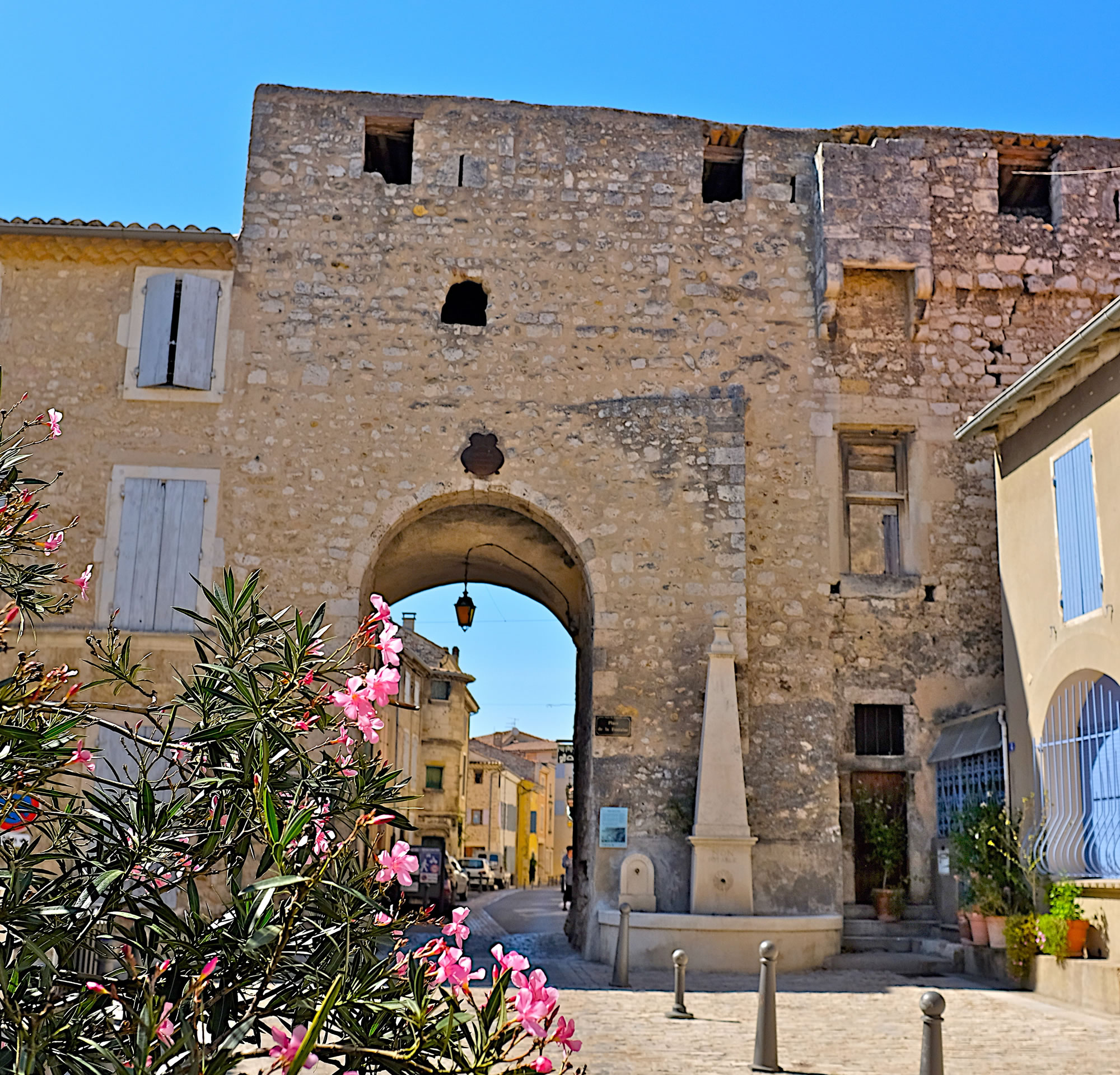 Village de Donzère, la porte